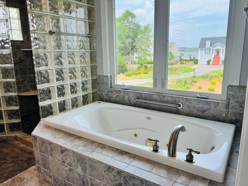 Fairway To Heaven 3 Bedroom Home by RedAwning