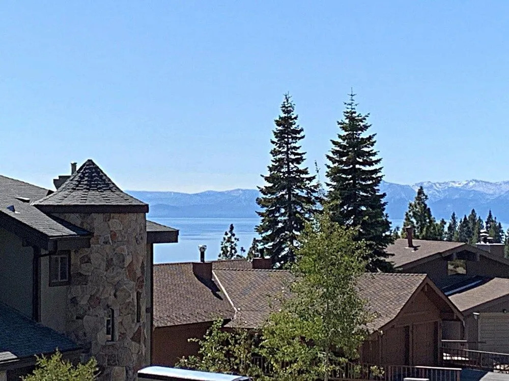 Inclining View by Lake Tahoe Accommodations