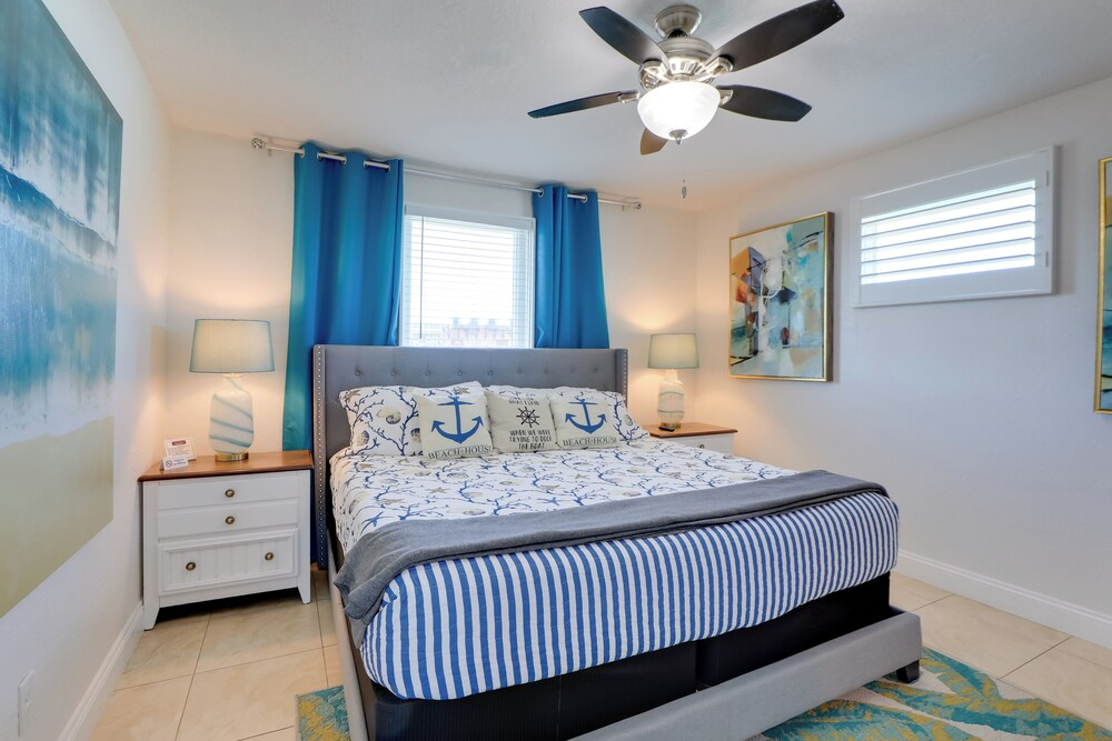 1 Block to Beach! Boutique Condo at Johns Pass