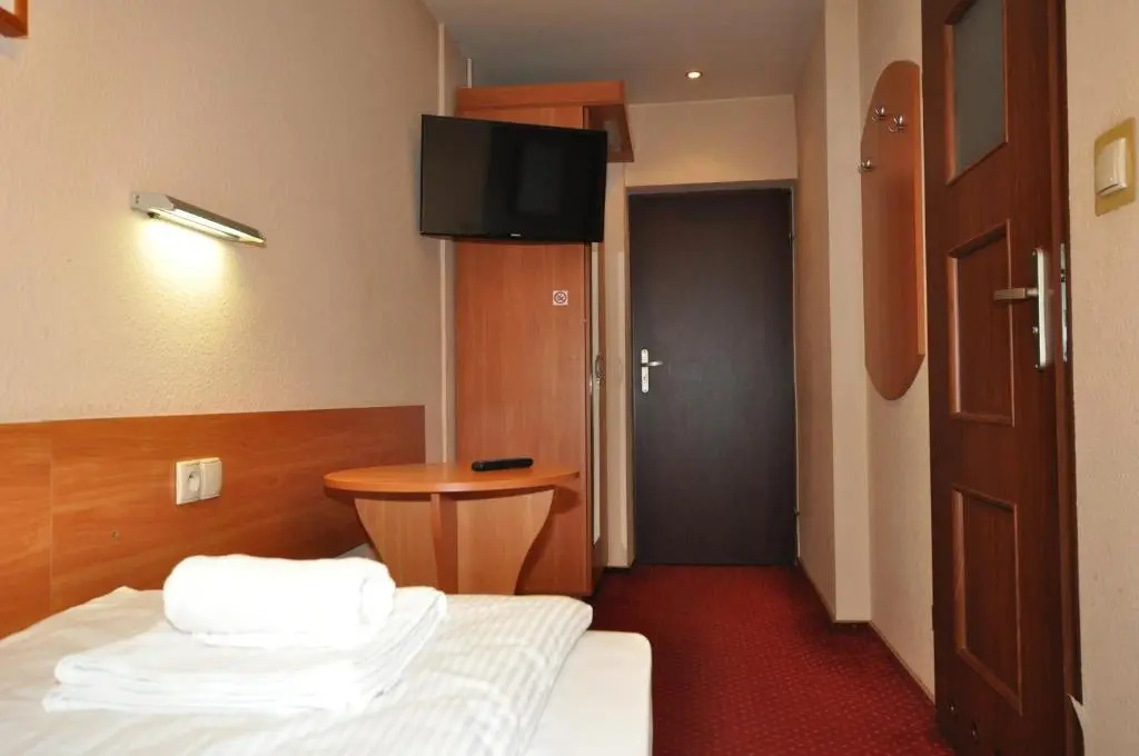 Pass Hotel