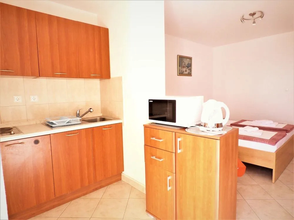 Apartments by the sea Baska Voda, Makarska - 21774
