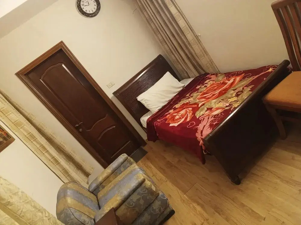 Rehman Gardens - 3BR Apartment