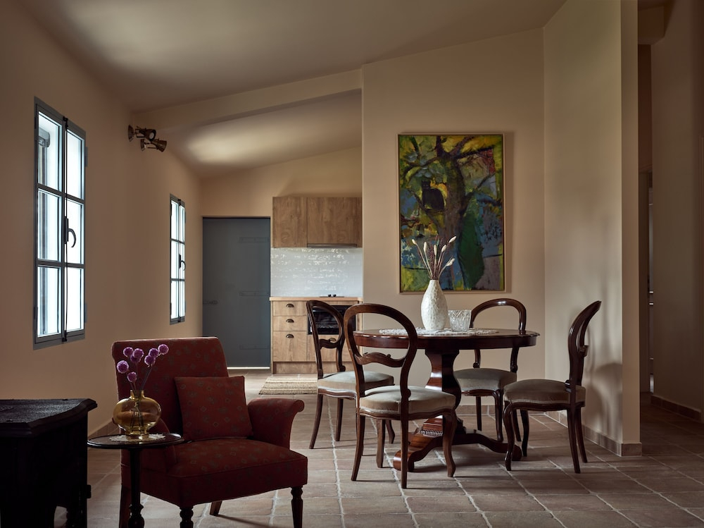 Alkis Farm and Residence