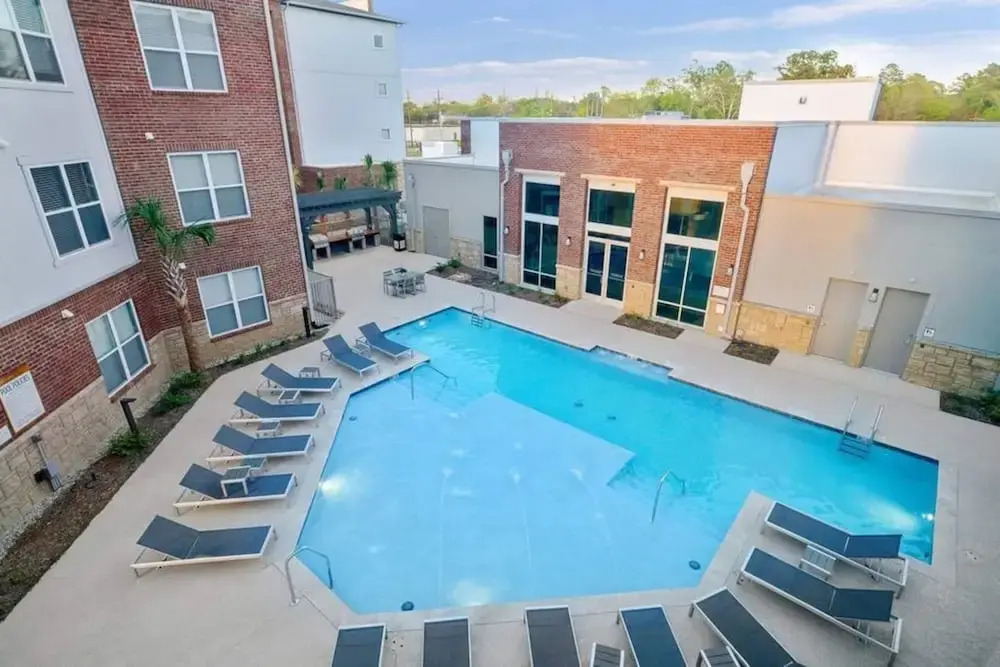 River House Apartments