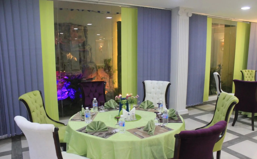 Meral Crown Hotel
