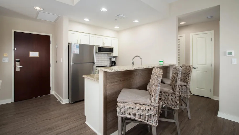 Luau I 6501/6503 - flr5 - 2BR 2BA - (6)