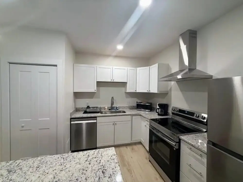 Newly Renovated 2 Bedroom - B