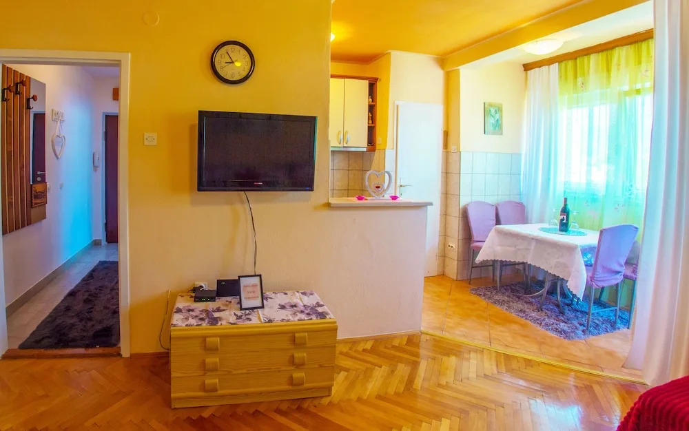 Apartment Rainbow Star