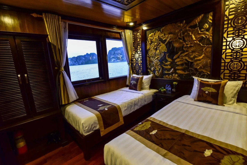 Renea Cruises Halong