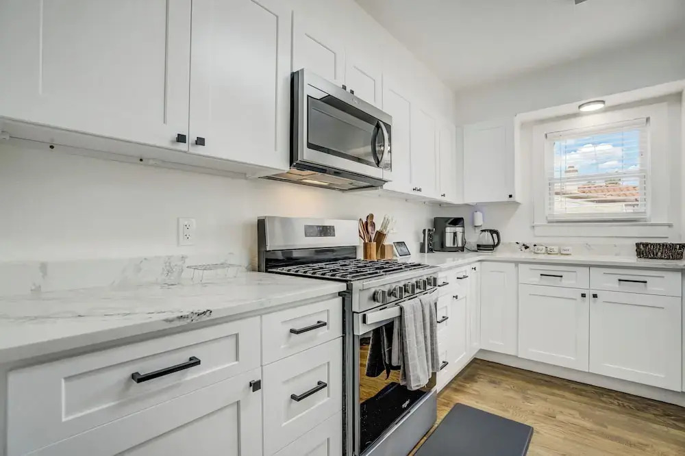 1318 E Pikes Peak