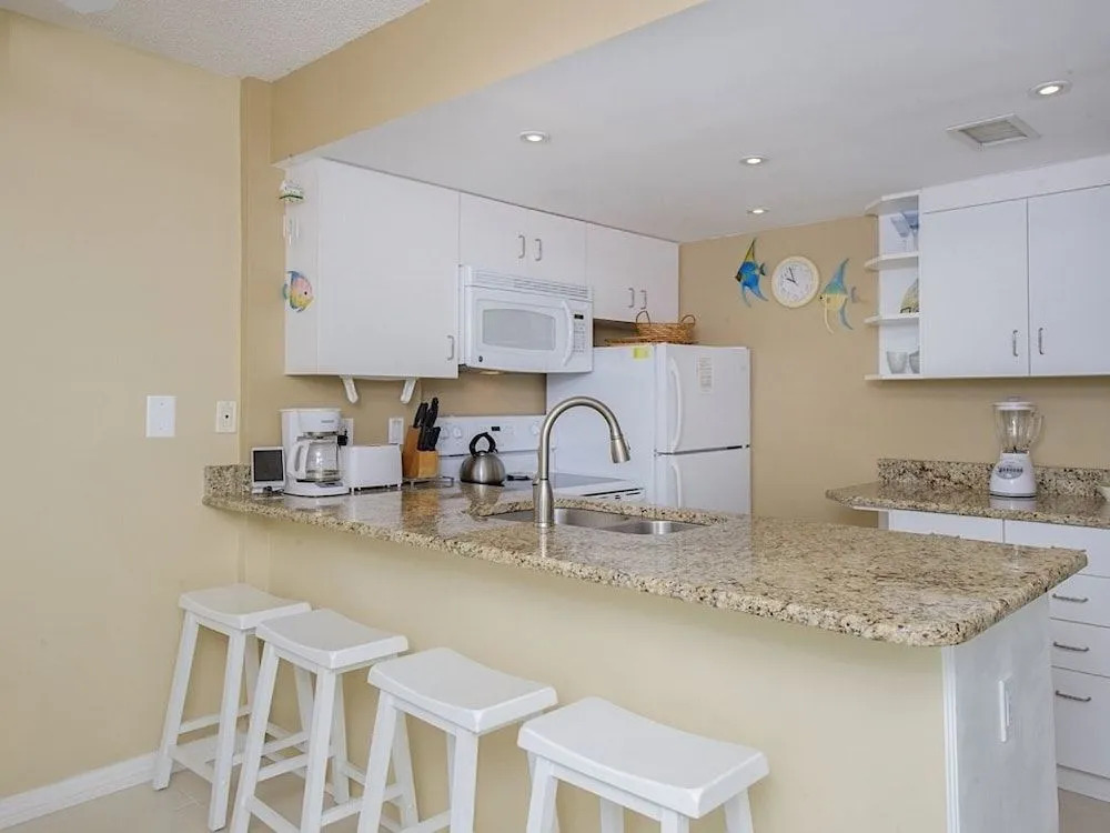 Plantation Palms Condo #205 - 1 Br condo by RedAwning