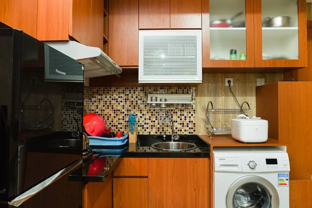 Luxury 2BR at Apartment Woodland Park Residence By Travelio