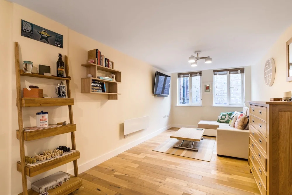 Fantastic Central Brixton Flat for up to 6 Guests