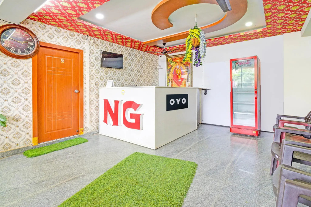 OYO 92953 Sri Navya Grand