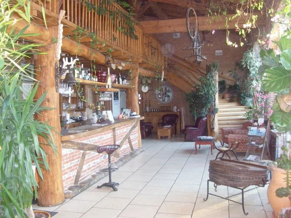 LALCOVE HOTEL RESTAURANT