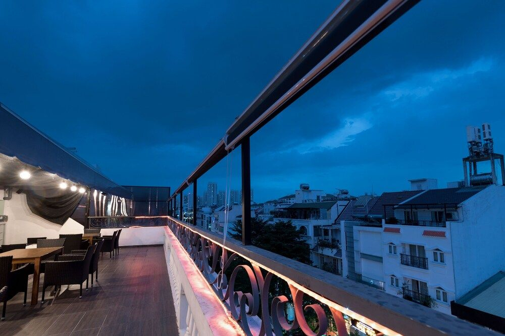 NEW MILANO APARTMENT Airbn & Travel