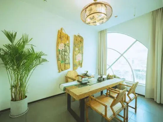 Hanting Hotel (Xiamen Wenzao Subway Station)