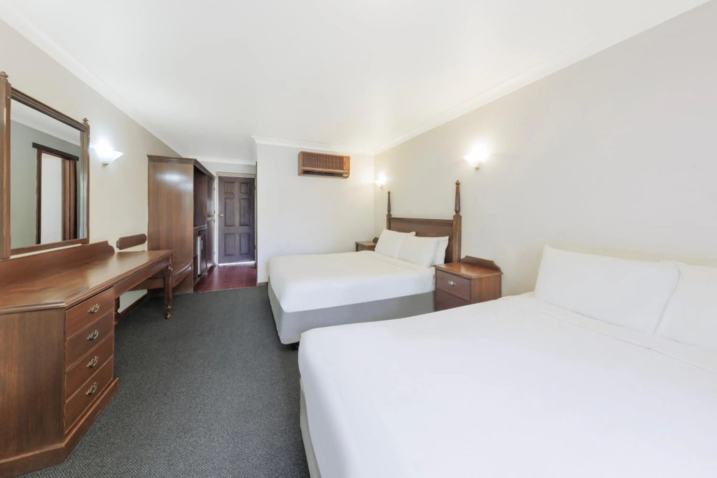 Elizabethan Lodge