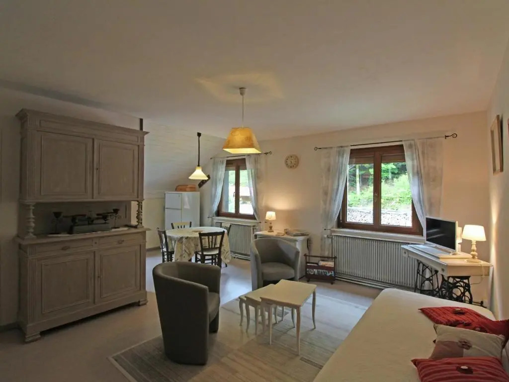 Gîte rénové avec randonnées et ski à proximité, à 6 km de Remiremont - FR-1-589-151