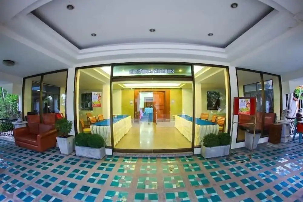 Dad D Resort by Lopburi Inn Resort