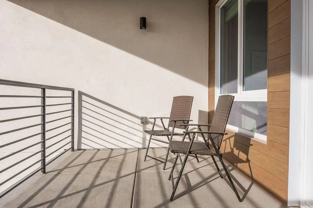 FRONTDESK Old Town Apts Scottsdale