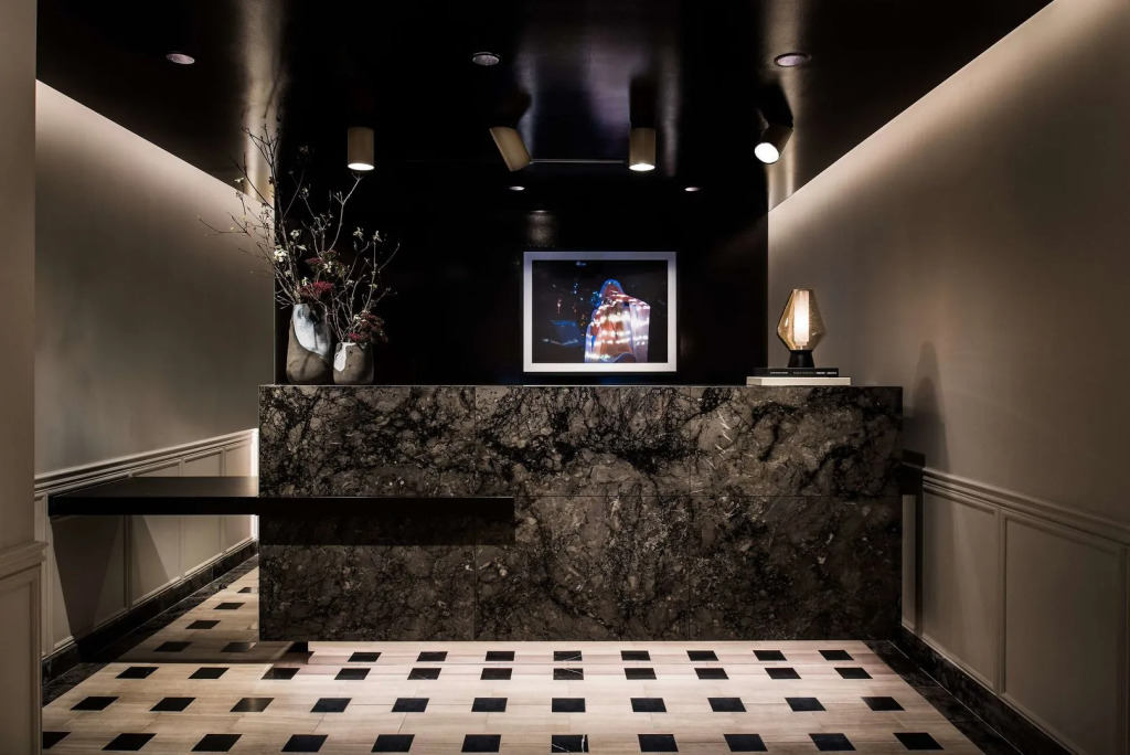The Talbott, Autograph Collection