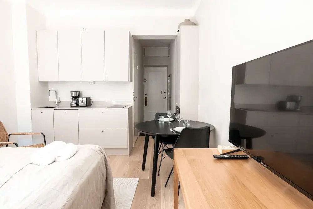 2ndhomes Modern Studio close to the Sea