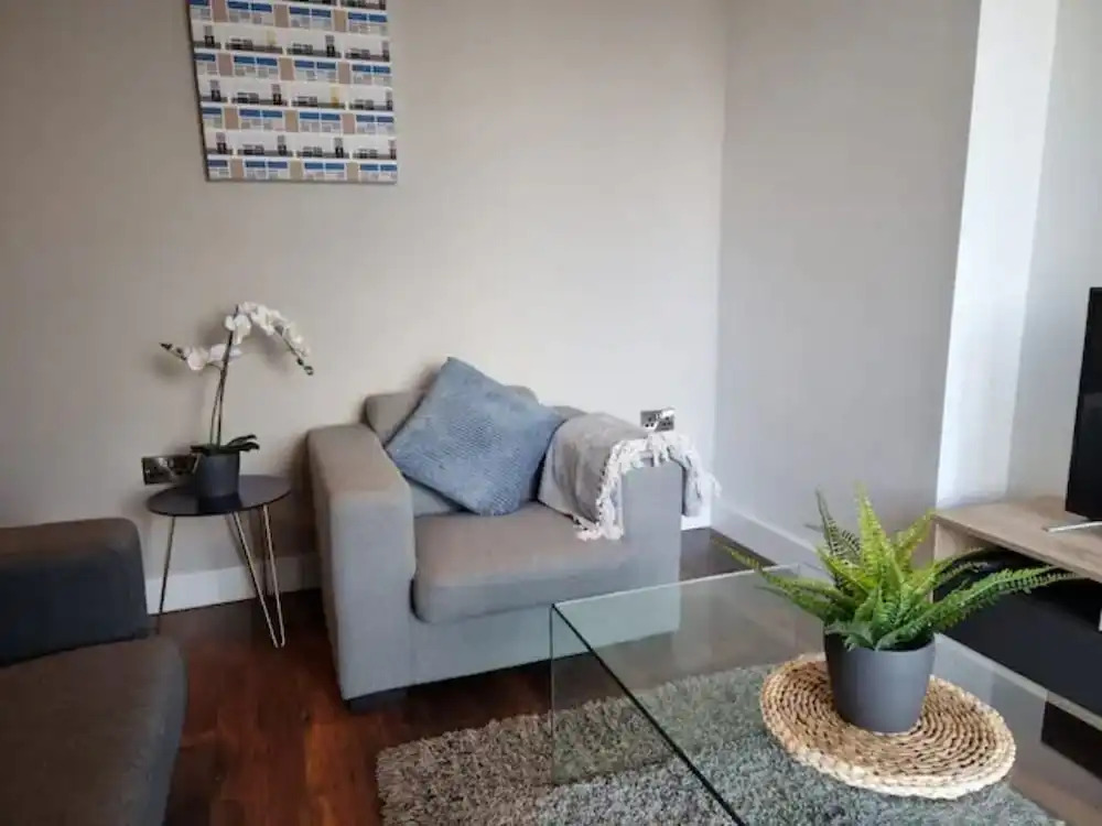 Modern 2 Bedroom Apt in Manchester City+En-Suite