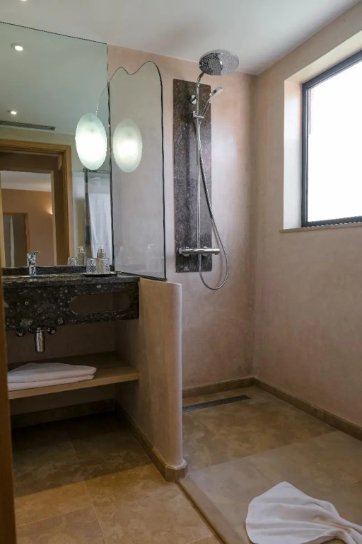 Oasis lodges