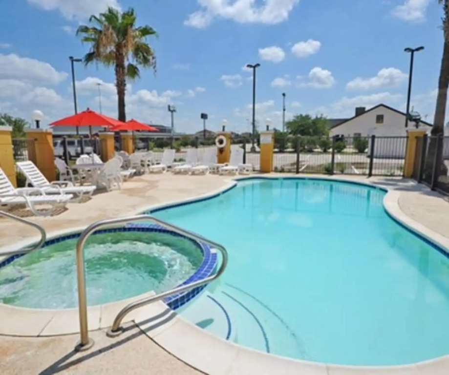 Comfort Suites Shenandoah-The Woodlands