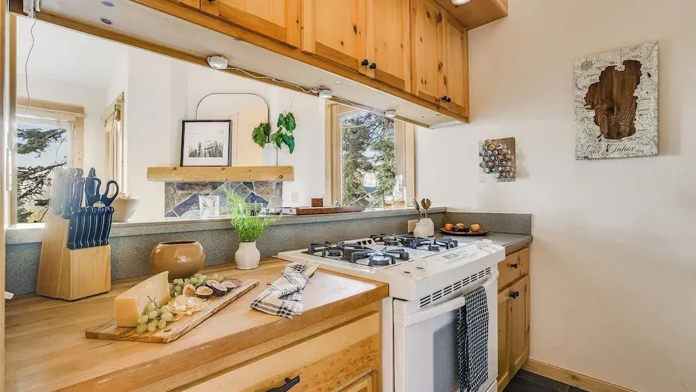 Ski-in/ski-out Access to Northstar Resort, Near Truckee Sierra by Avantstay