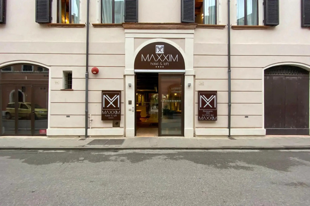 Maxxim Hotel & Loft