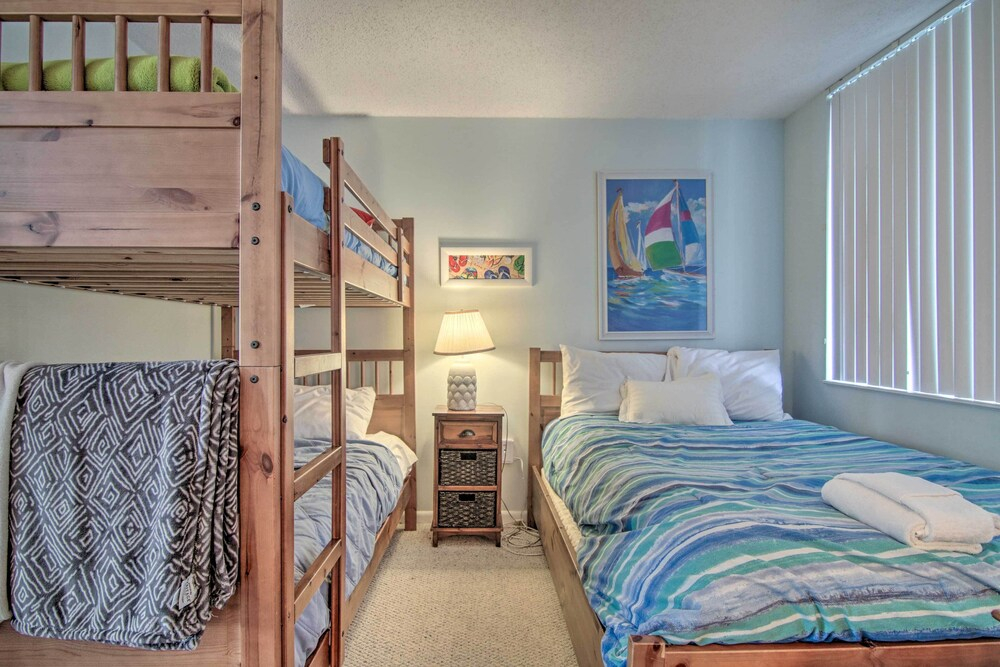 Steps to Sand: Condo Near Ocean City Boardwalk