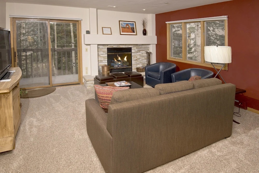 Townsend Place A206 1 Bedroom Condo by RedAwning