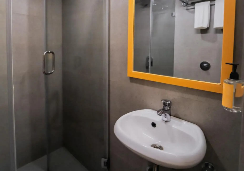 Bloom Hotel - Worli