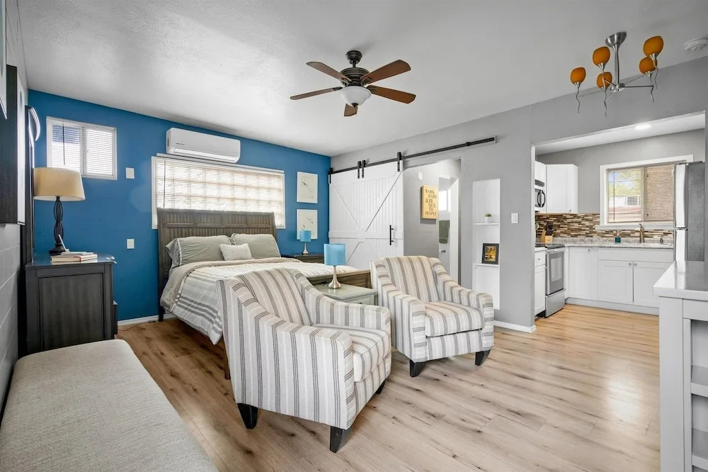 21 Chelsea Place 1 Bedroom Condo by RedAwning