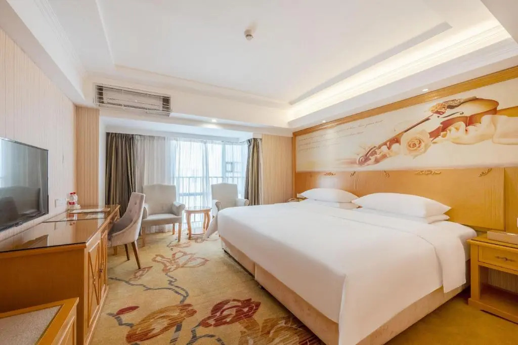 Vienna Hotel Xixiang Gushu