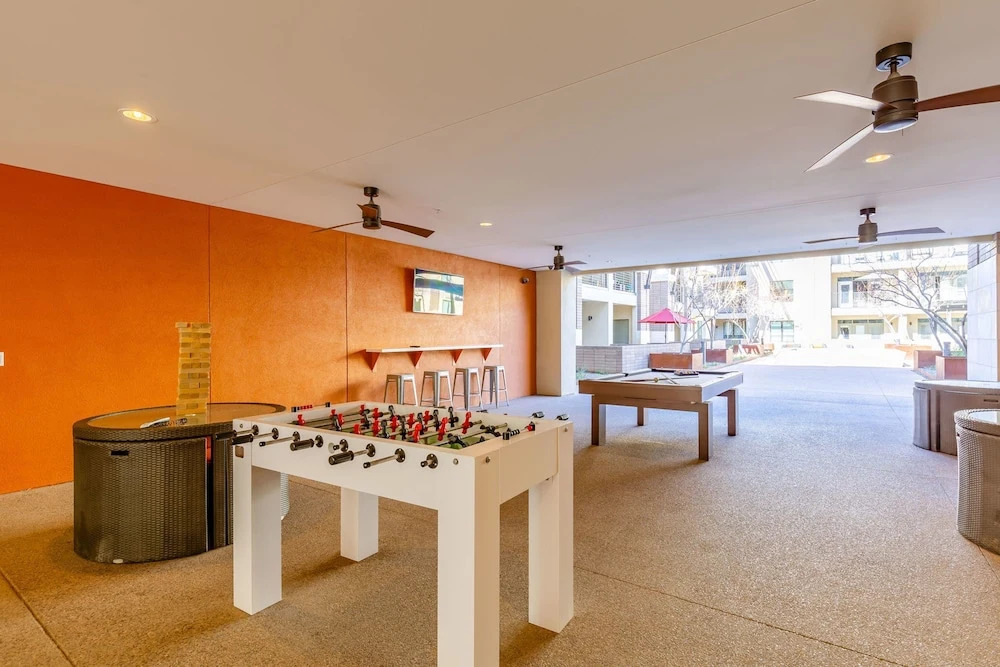 Moderne Luxury at Fashion Square 1x1 1BR by Casago