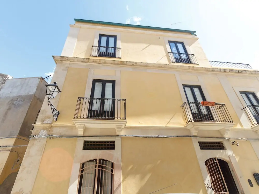 Gorgeous Holiday Home in Ortigia With Balcony