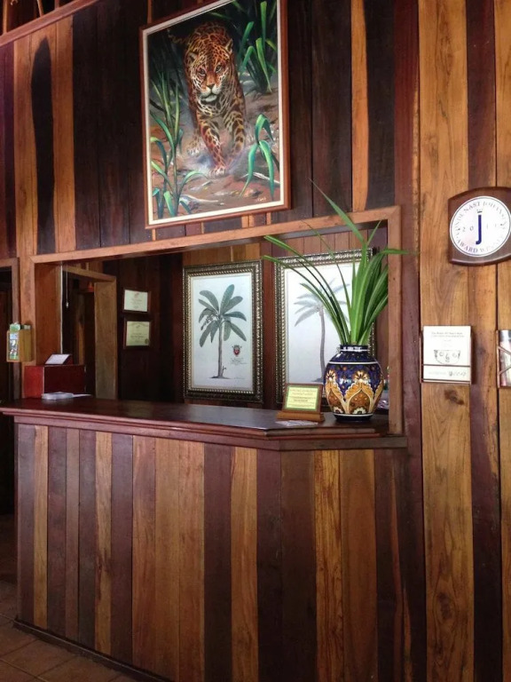 Chan Chich Lodge