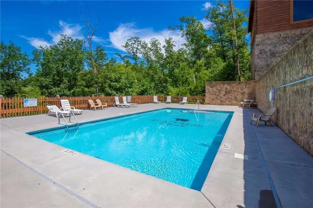 Mountain Seduction 2 Bedroom Mountain View Home with Hot Tub
