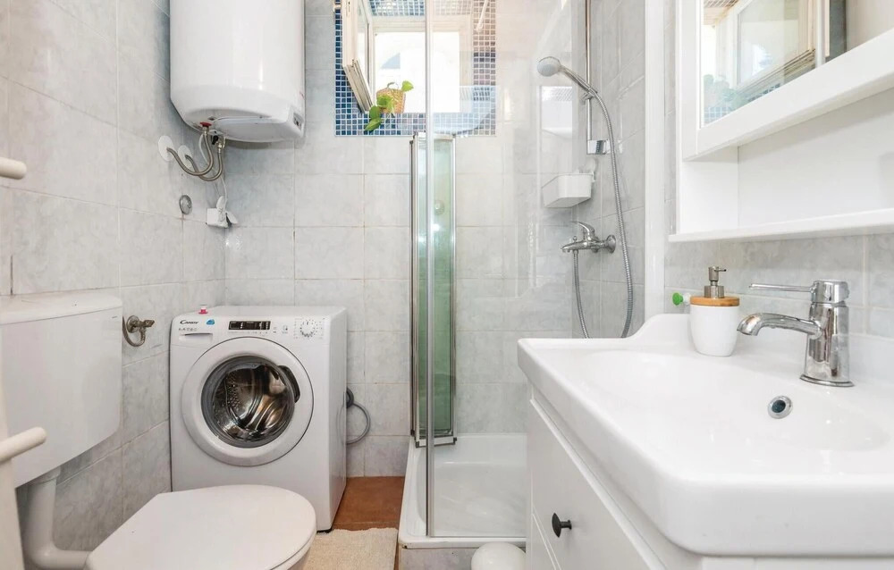 Awesome Home in Novalja With Wifi and 2 Bedrooms