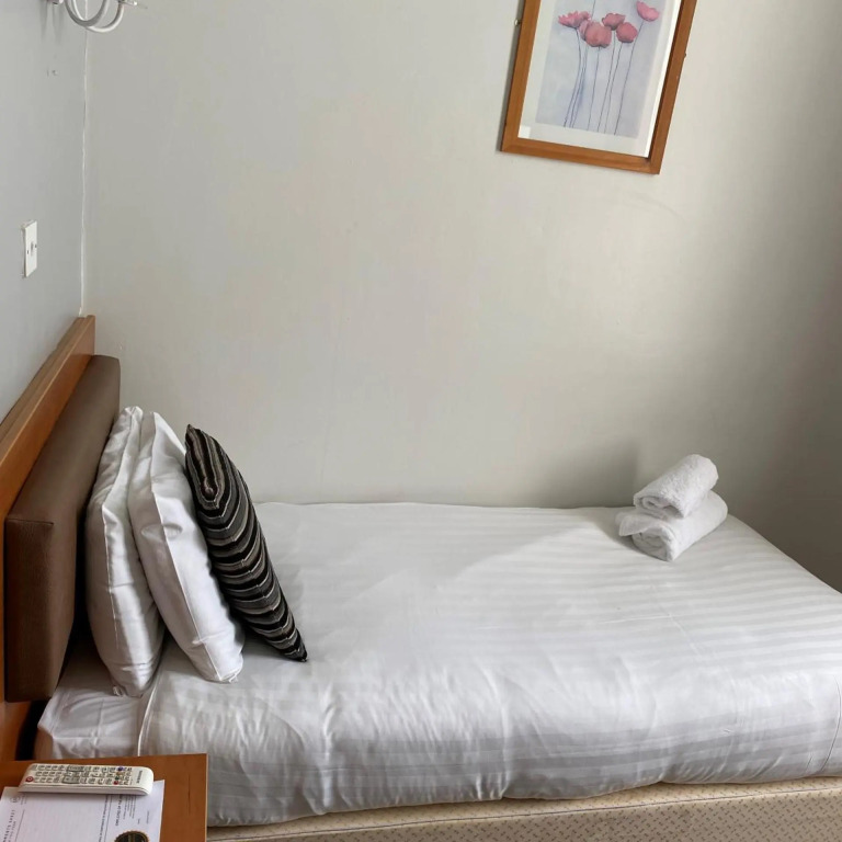 Whites Hotel