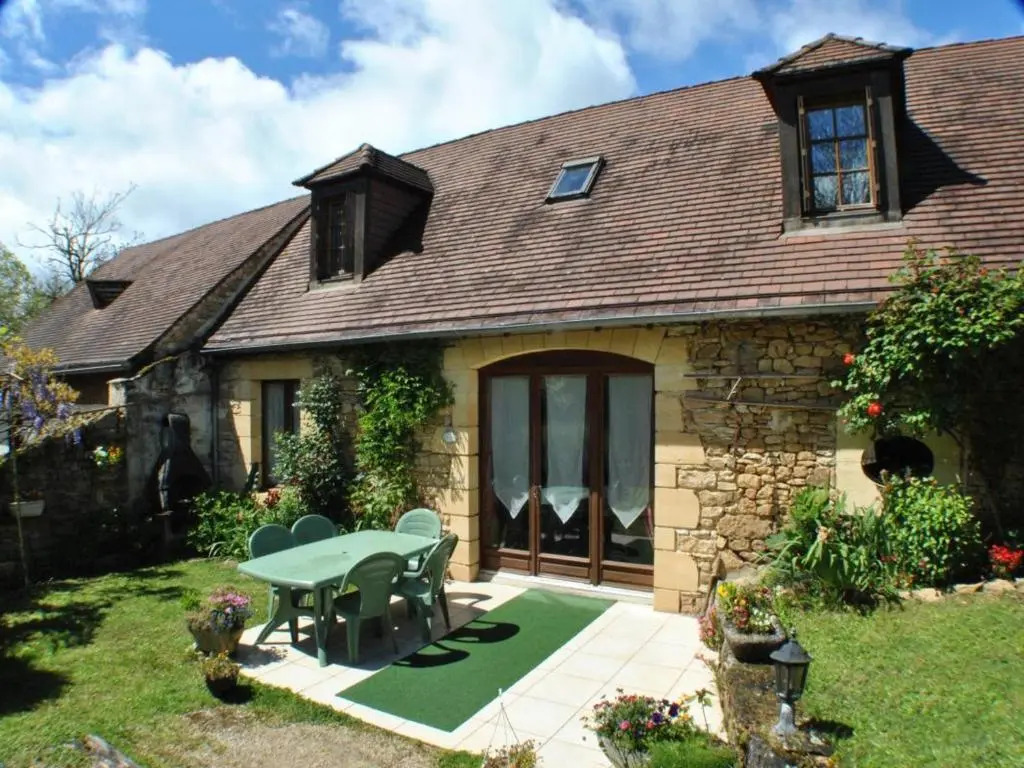 Gîte Saint-Julien-de-Lampon, 3 pièces, 4 personnes - FR-1-616-35