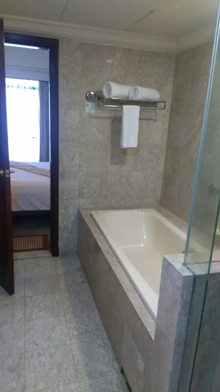 Rihanna service suite at times square