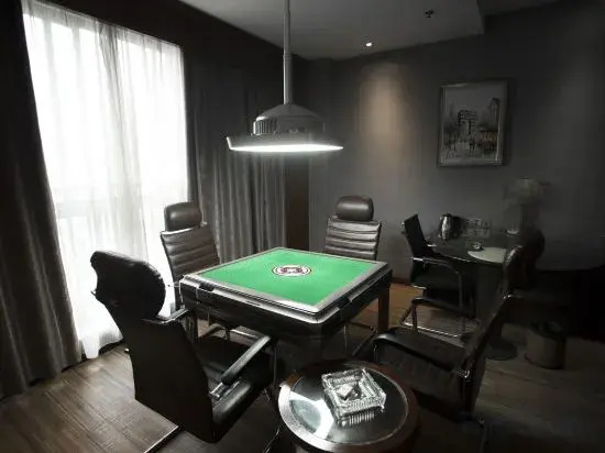Holiday Inn Ginza (Fuling Commercial Pedestrian Street)