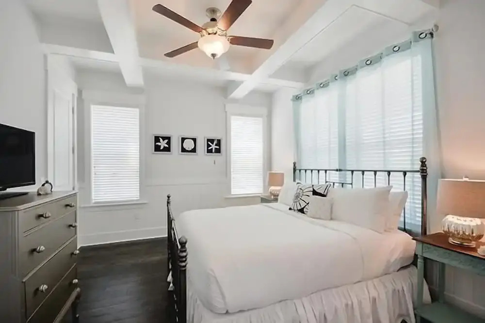 WHITE SAND REUNION 5 Bedroom Holiday Home by Five Star Properties