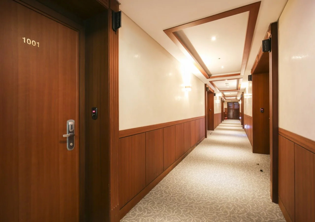 Themepark Tourist Hotel