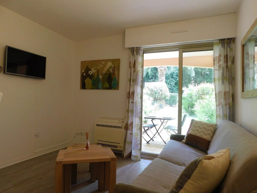 T1, Central Park, climatisation, piscine, parking privé