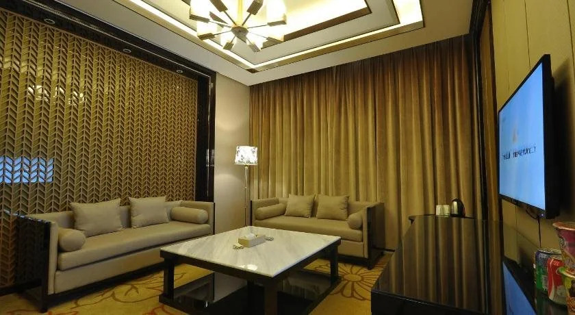 Jin-Tai Holiday Hotel